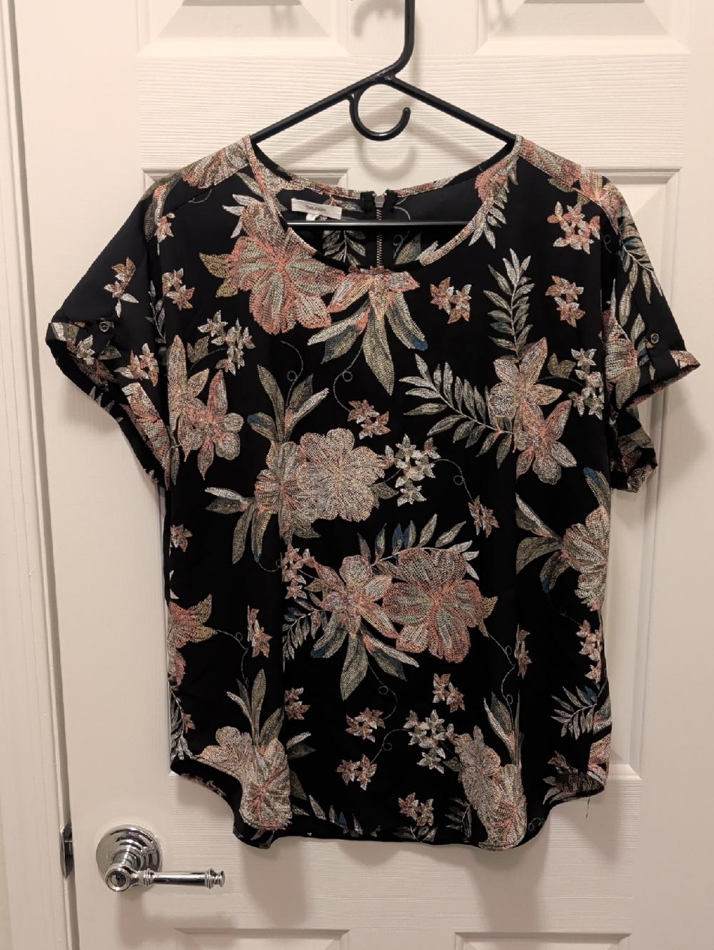 Maurices Black Floral Short Sleeve Blouse